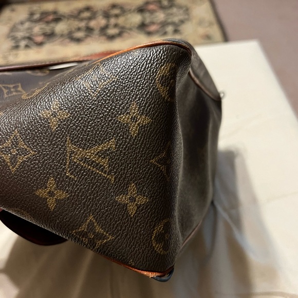 SOLD**** Authentic Louis Vuitton Excentri-Cite Handbag - Picture 7 of 16